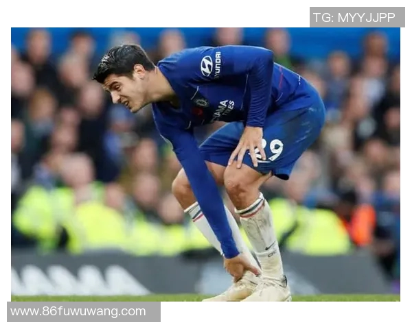 罗霍的传奇之路：从青涩少年到足球巨星的成长历程